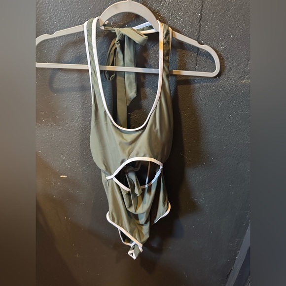 Women’s CYN & LUCA Olive Green One Piece Swimsuit Size Large - Picture 1 of 6